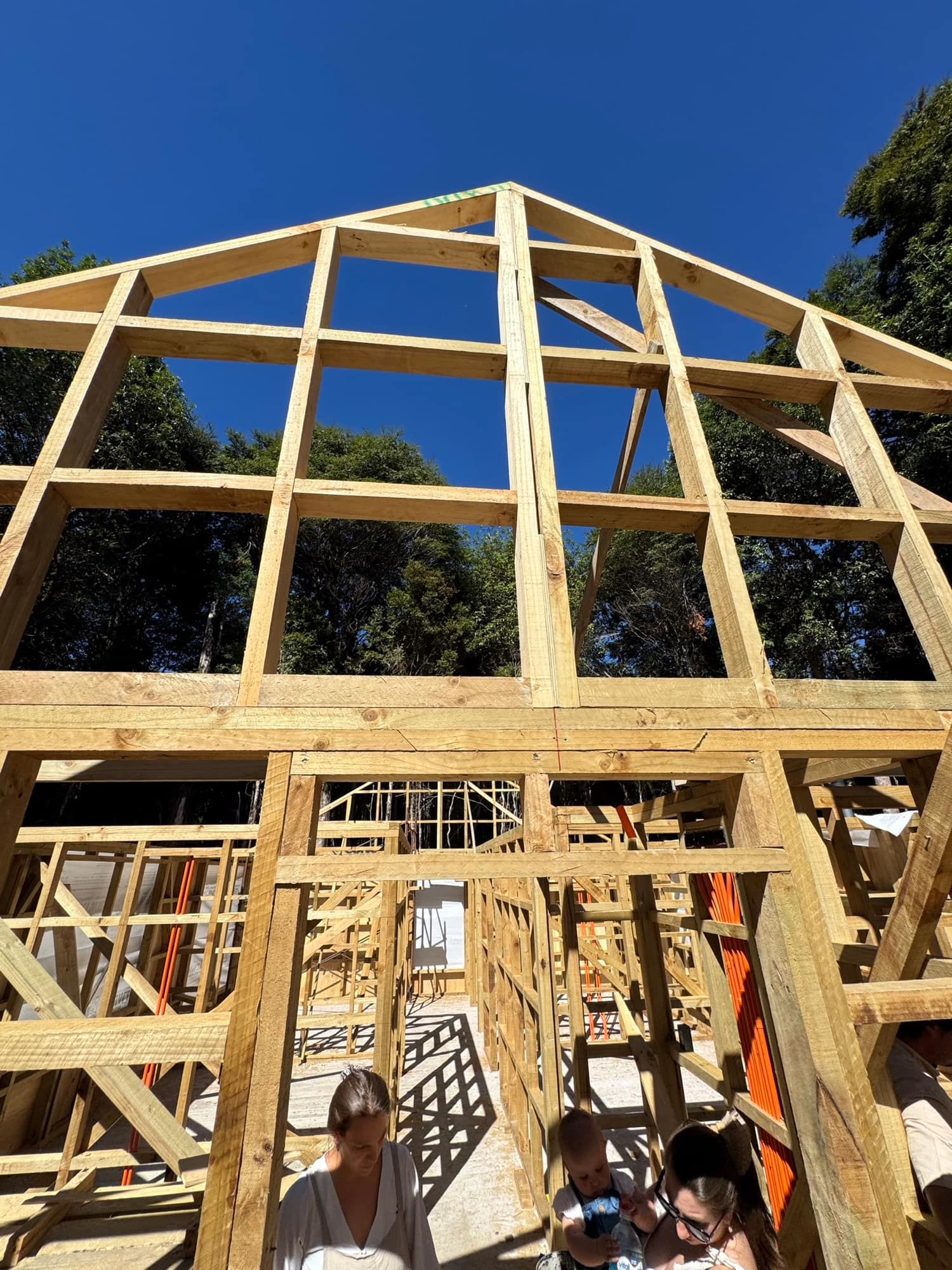 Estructura de cubierta contra el cielo
