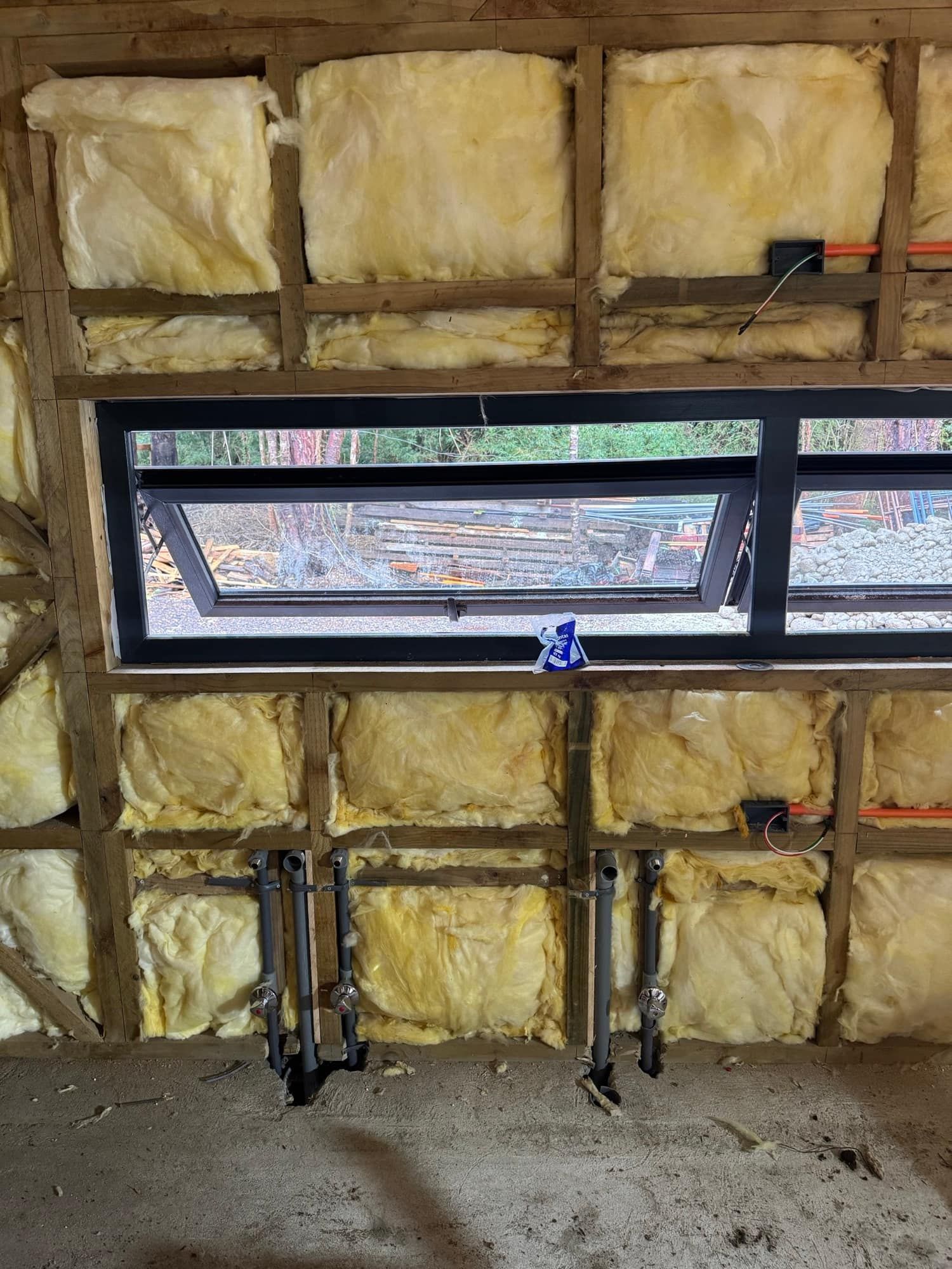 Aislación instalada en muros y ventana